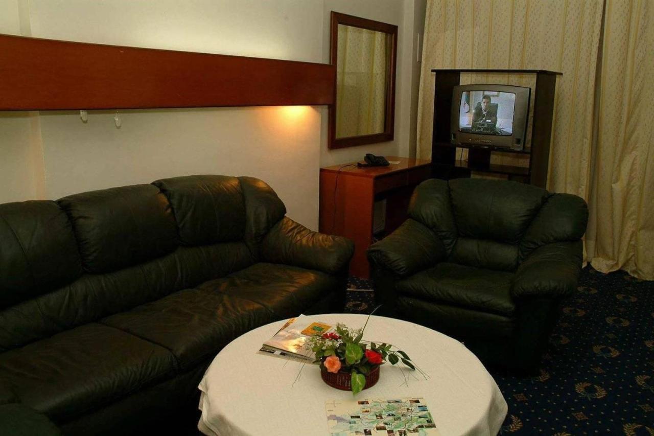 Hotel Chelia Батна Екстериор снимка