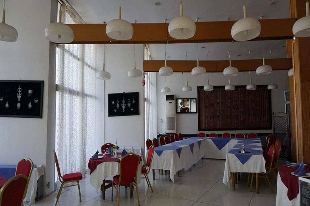 Hotel Chelia Батна Екстериор снимка